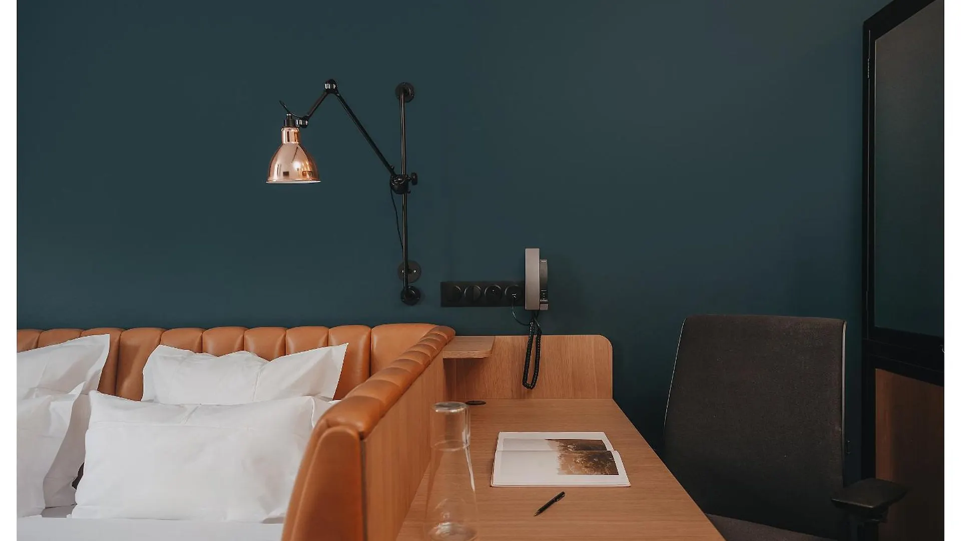1.75 Paris Le Charme Hotel